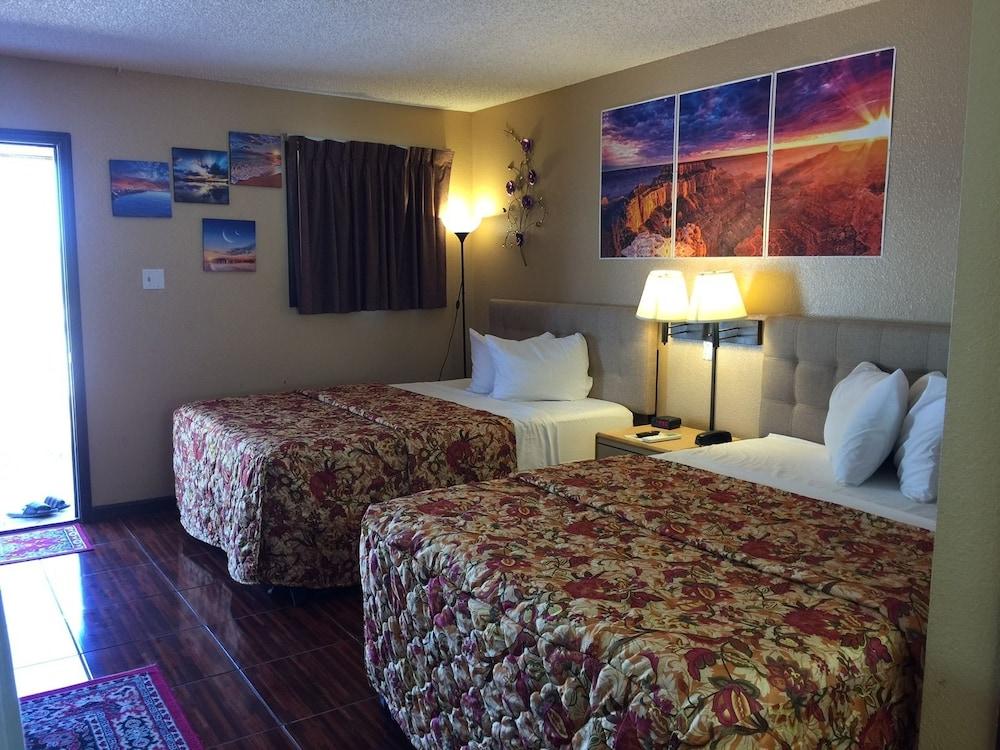 La Siesta Motel & RV Resort photo 7
