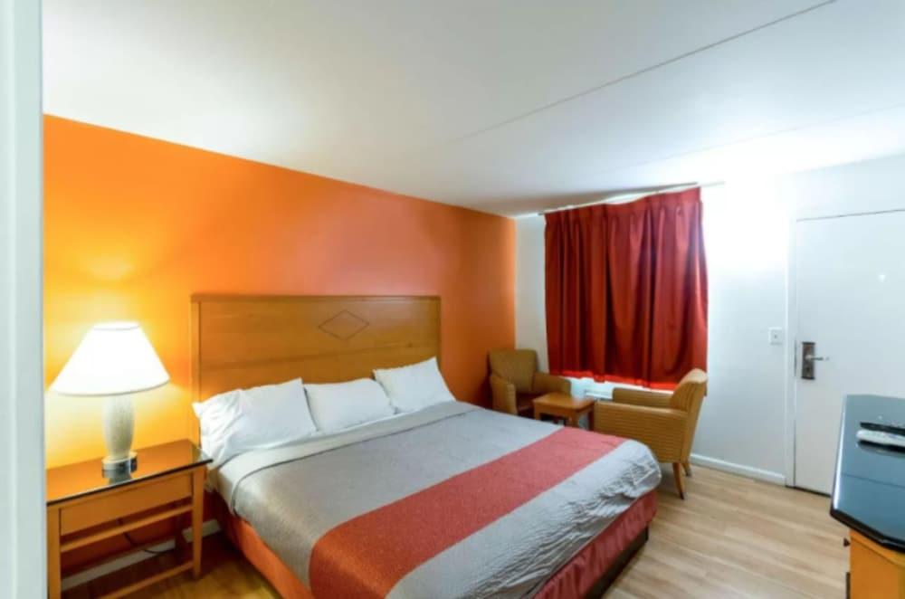 Flamingo Motel photo 17