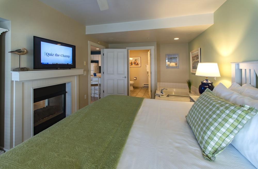 Edgewater Resort photo 14
