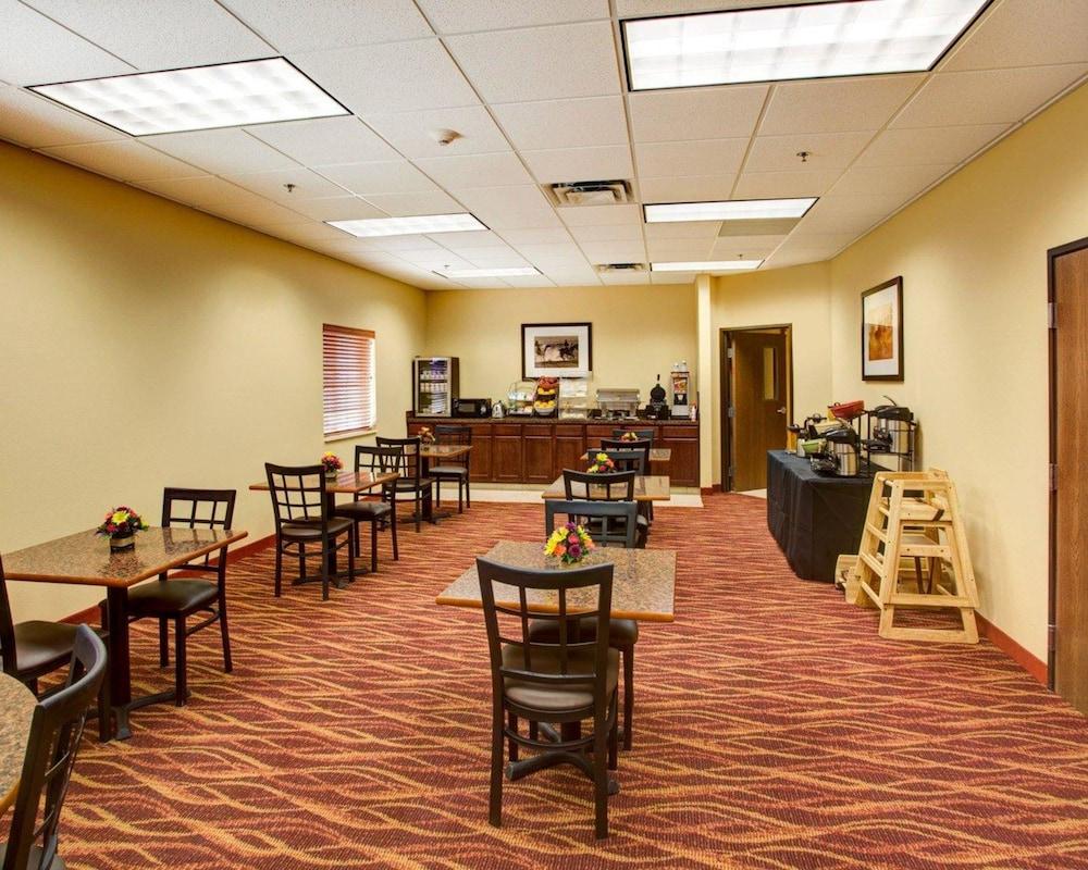 Rodeway Inn & Suites Phillipsburg photo 22