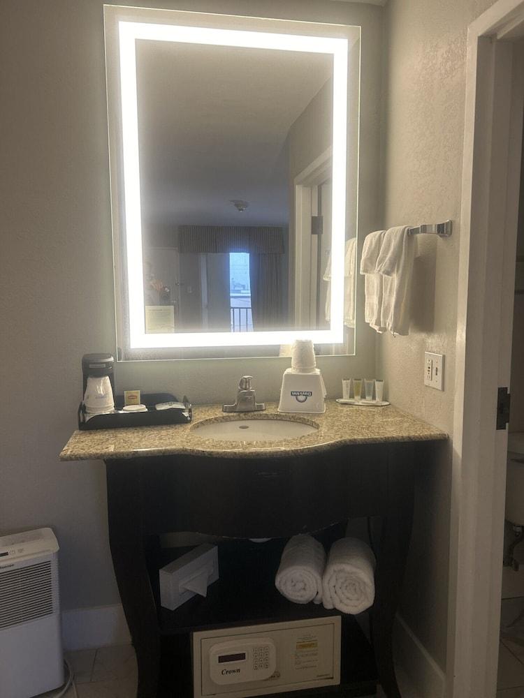 Days Inn by Wyndham Port Charlotte/Punta Gorda photo 68