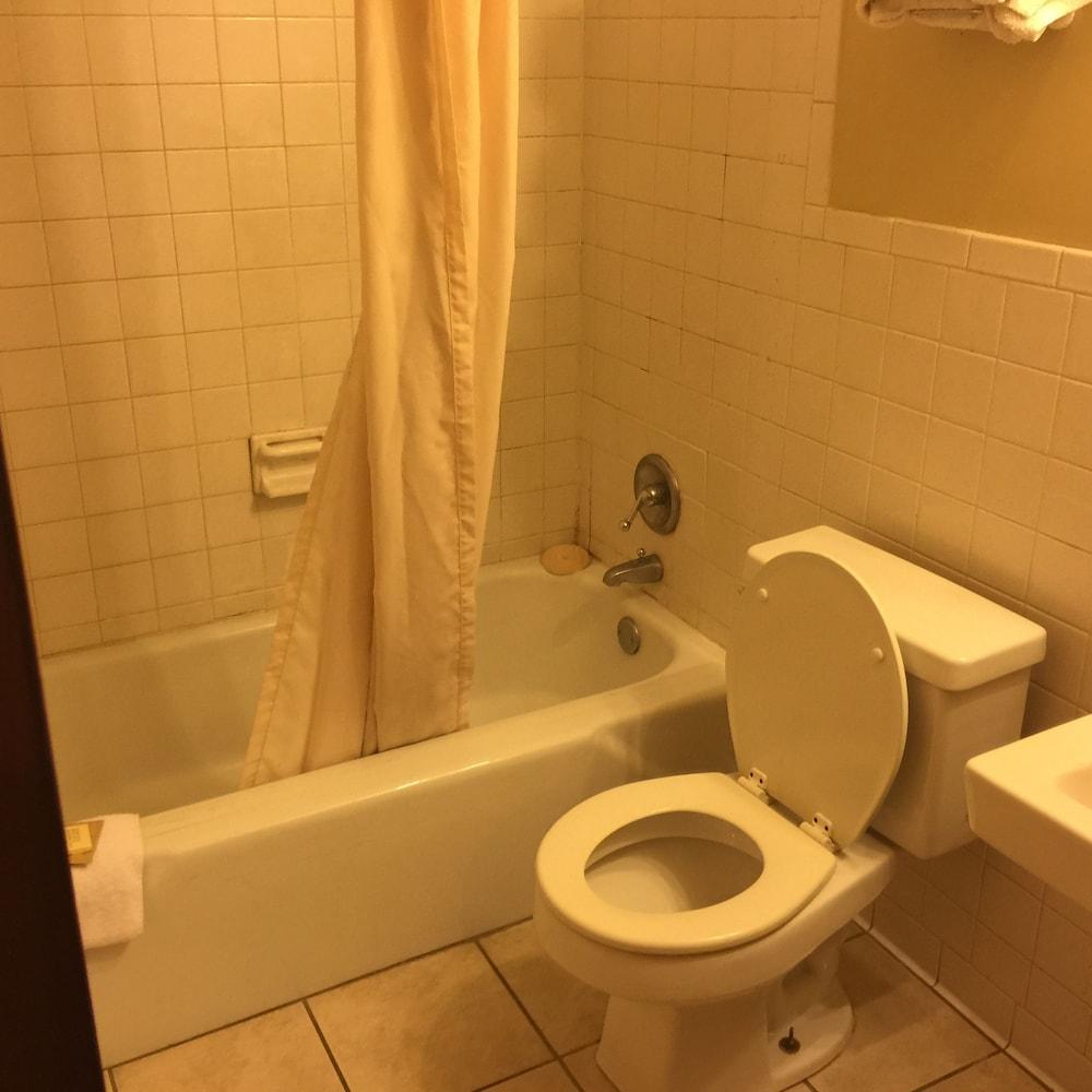 Ashland Inn photo 13