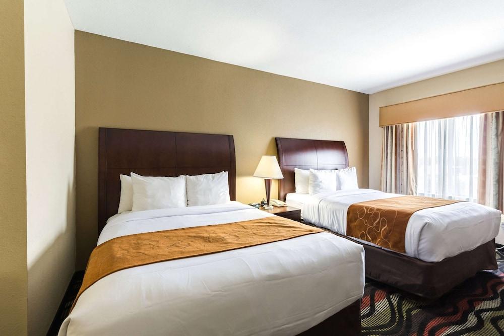 Comfort Suites Beaumont I-10 photo 10