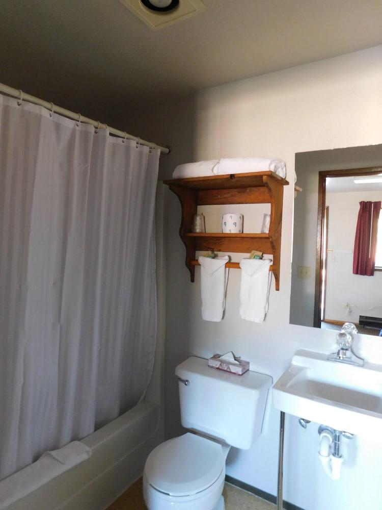 Packwood Inn photo 24