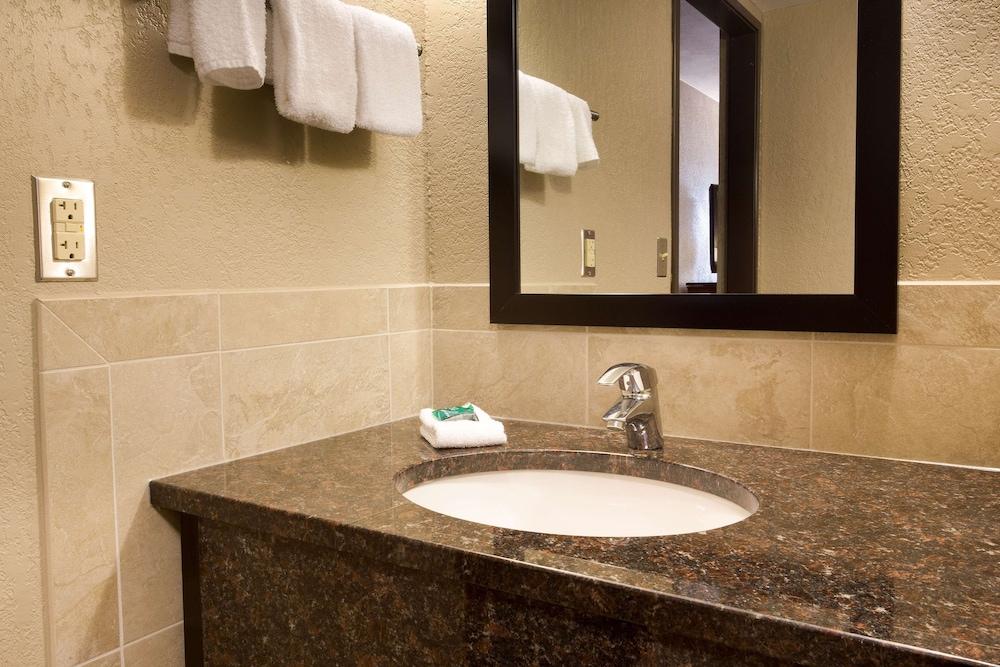 Drury Inn & Suites Austin North photo 13