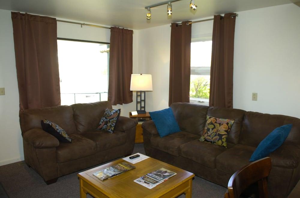 Trout Montana Motel photo 38