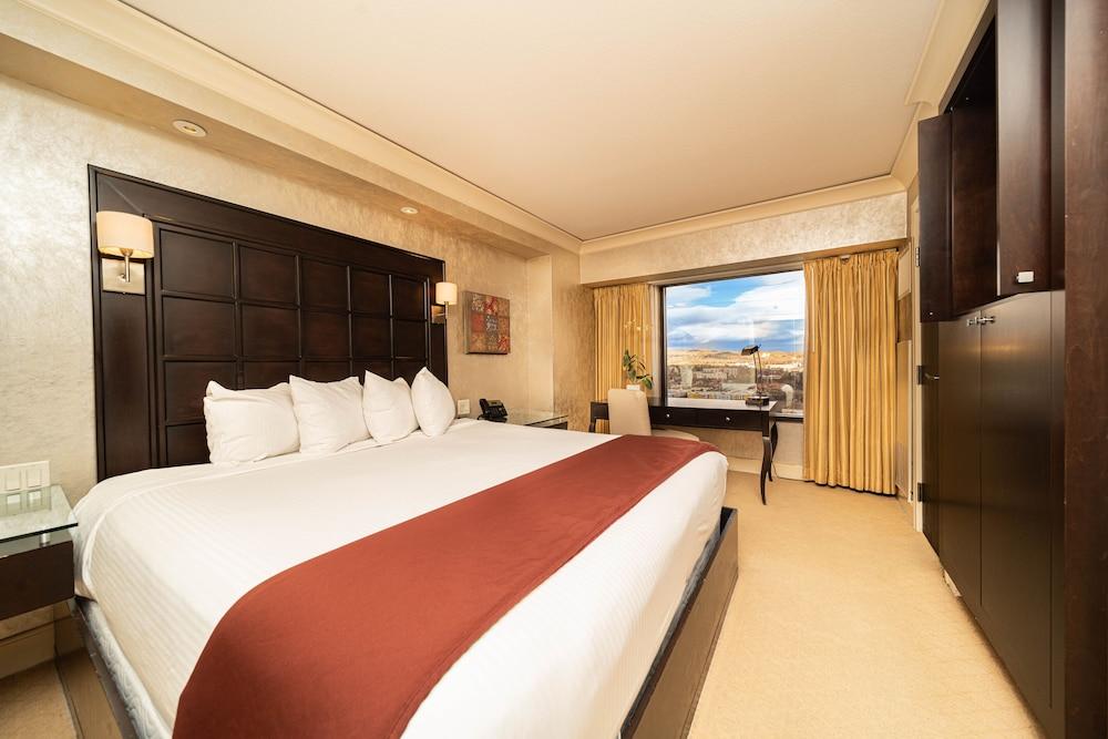 Reno Suites photo 31