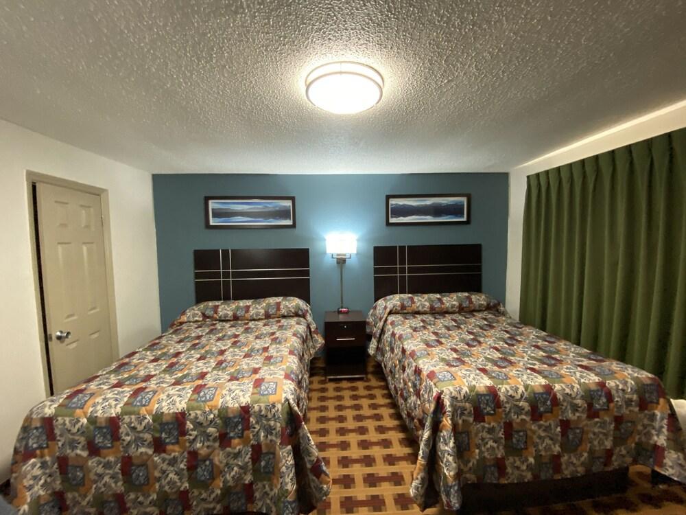 Lodge Inn photo 20