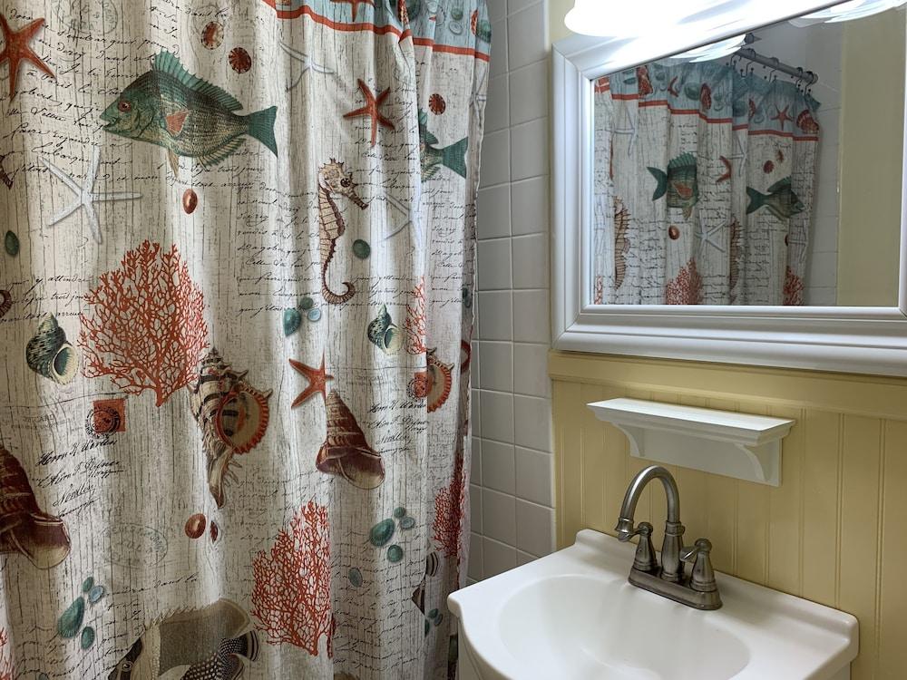 Vineyard Harbor Motel - Private Beach photo 95
