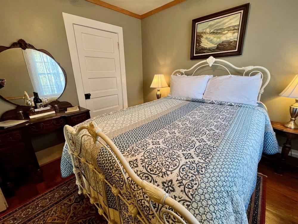 The Historic Requa Inn photo 24