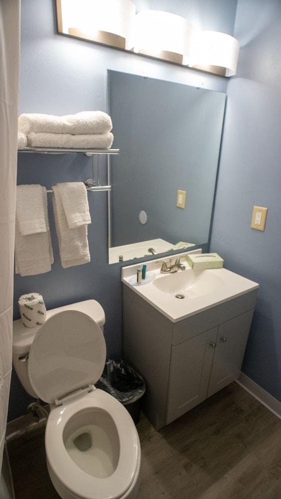Ashley Motel photo 11