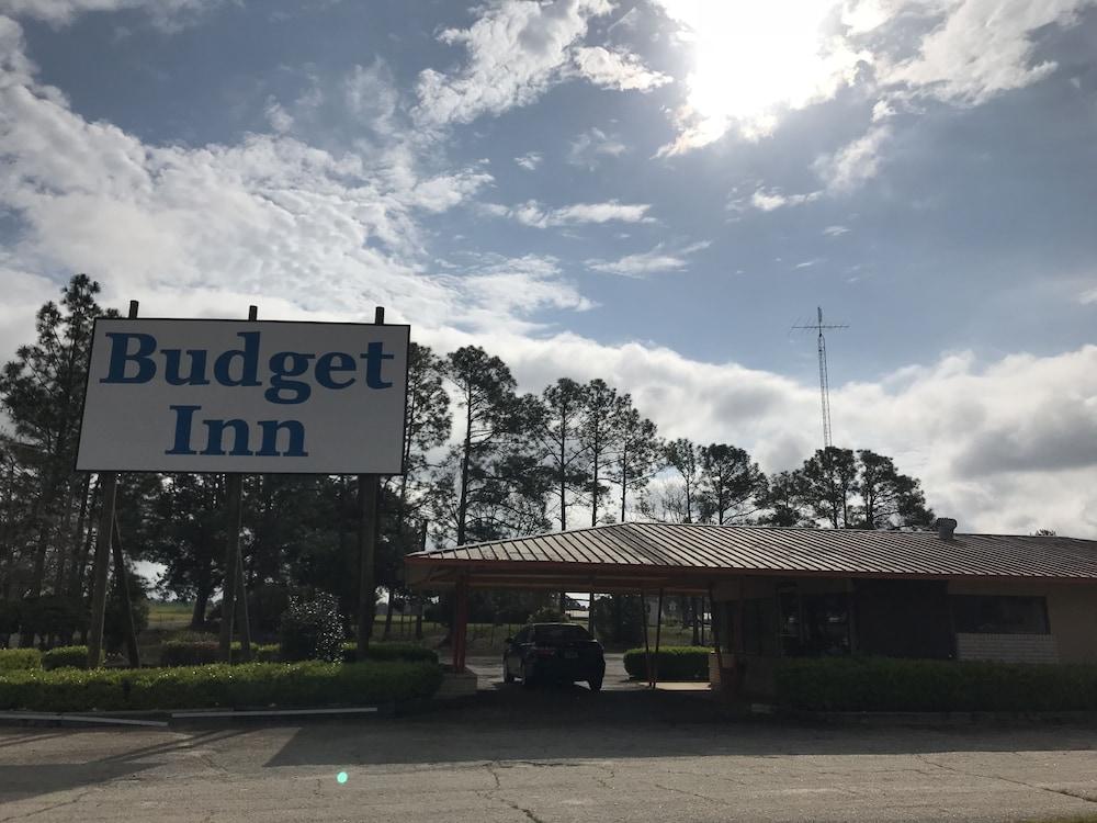 Budget Lakeview Inn photo 1