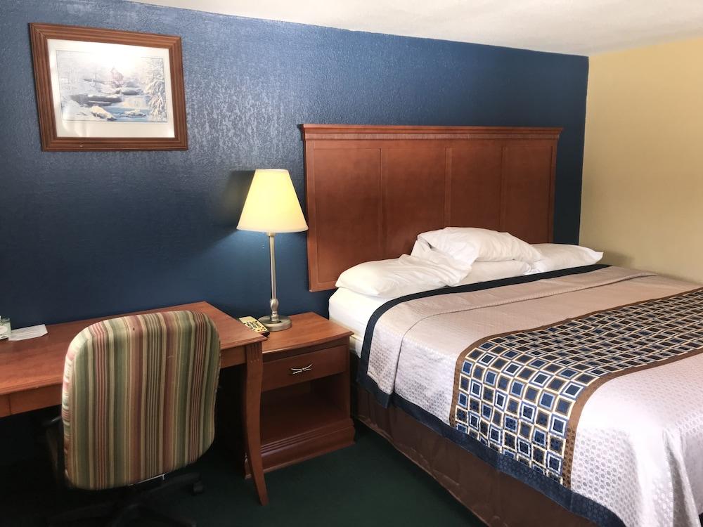 Swiss Chalets Village Inn photo 8