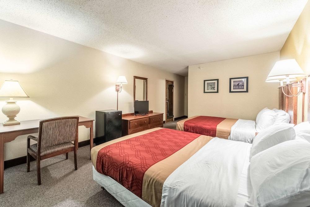 Econo Lodge Brainerd photo 24