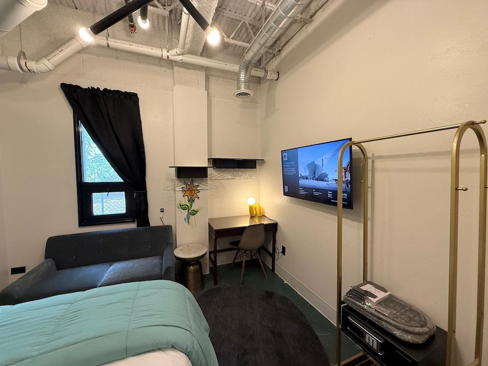 BIG LITTLE HOTEL photo 18