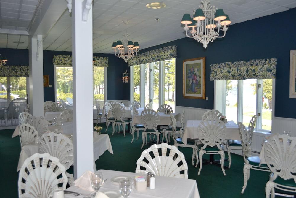 Stafford's Bay View Inn photo 37
