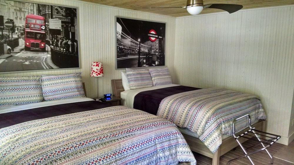 The Saugatuck Retro Resort Motel photo 5