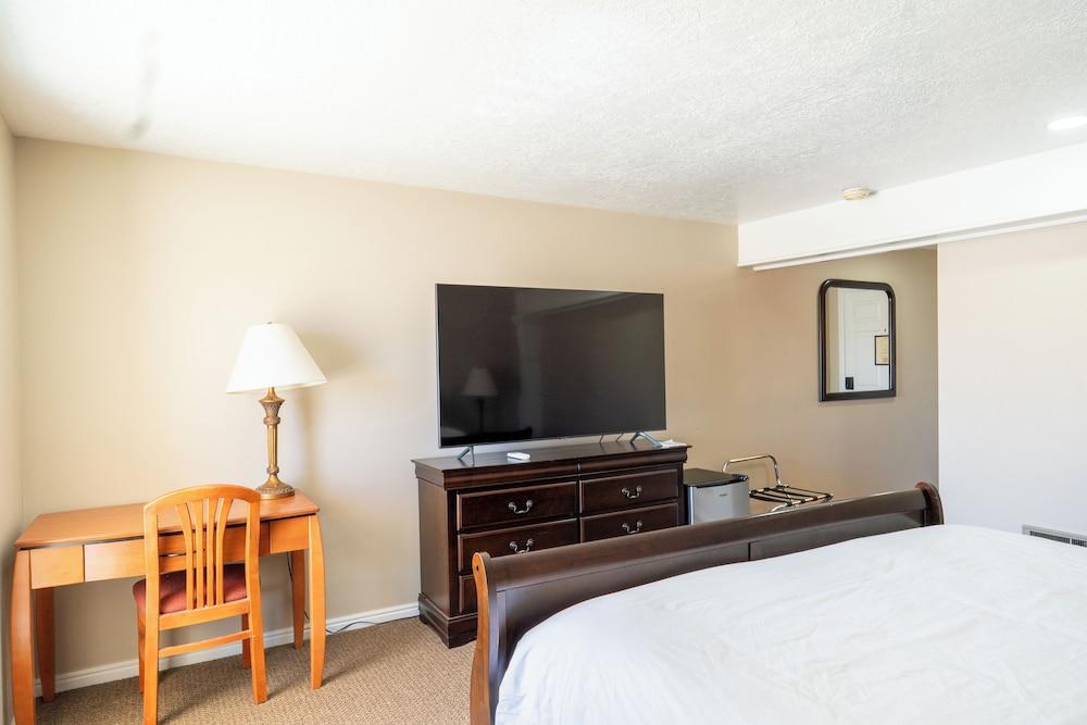 Road Creek Inn photo 57