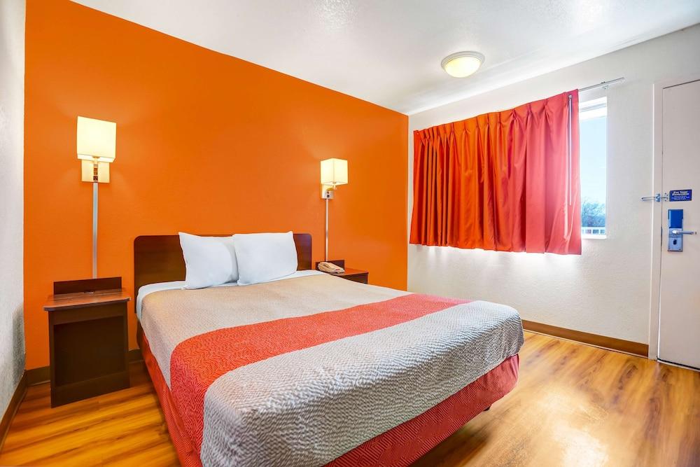 Motel 6 Grants, NM photo 11