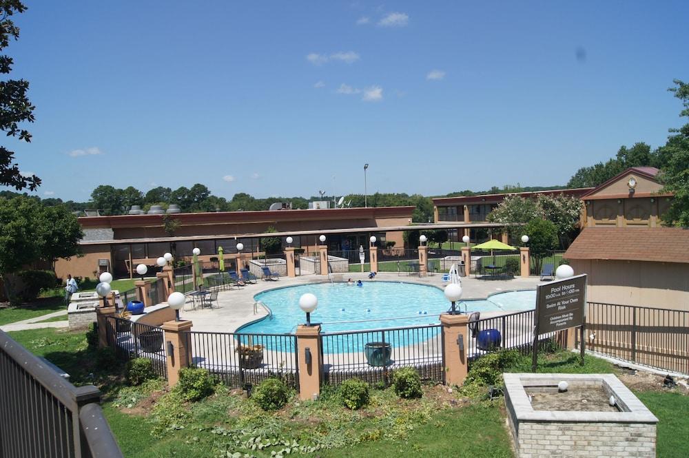 Royal Inn photo 90