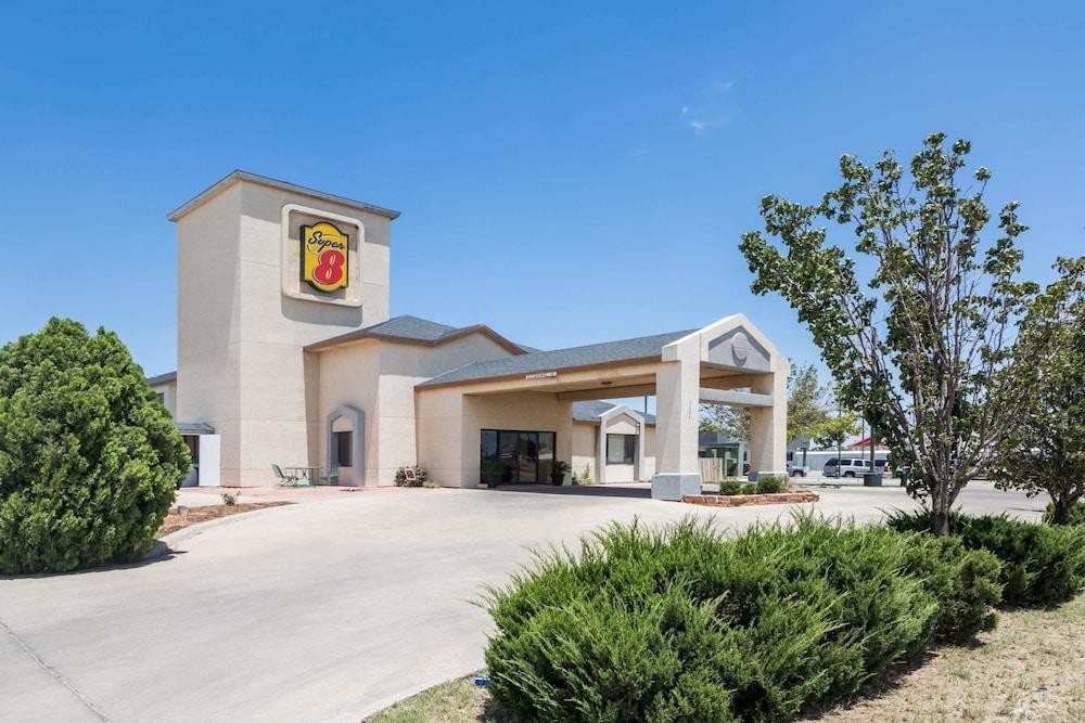 Super 8 by Wyndham Midland photo 7