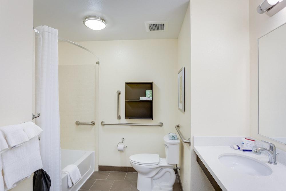 Candlewood Suites College Station At University by IHG photo 31