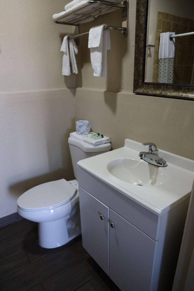 Budget Inn photo 28