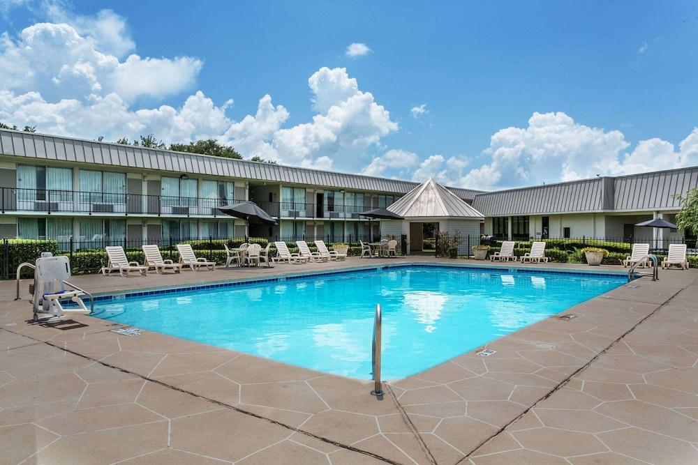 Ramada by Wyndham Houma photo 10