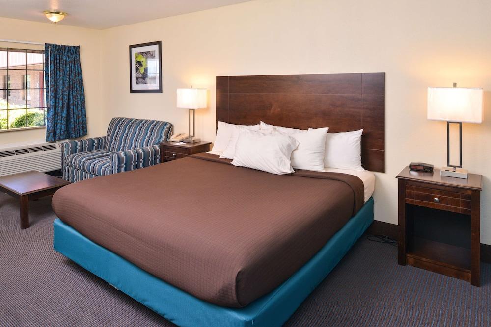 Americas Best Value Inn Batesville photo 6