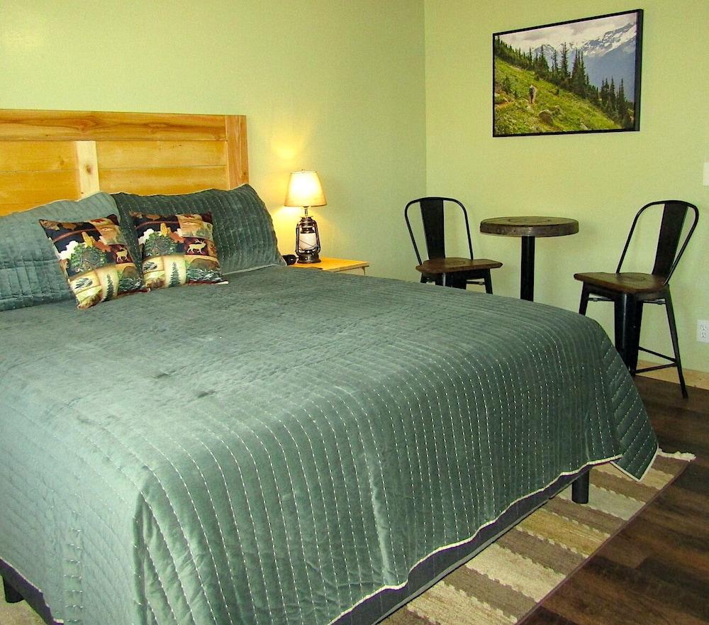 Rusty Buck Inn photo 45