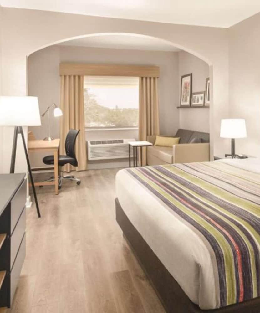 Comfort Suites Shenandoah-The Woodlands photo 2
