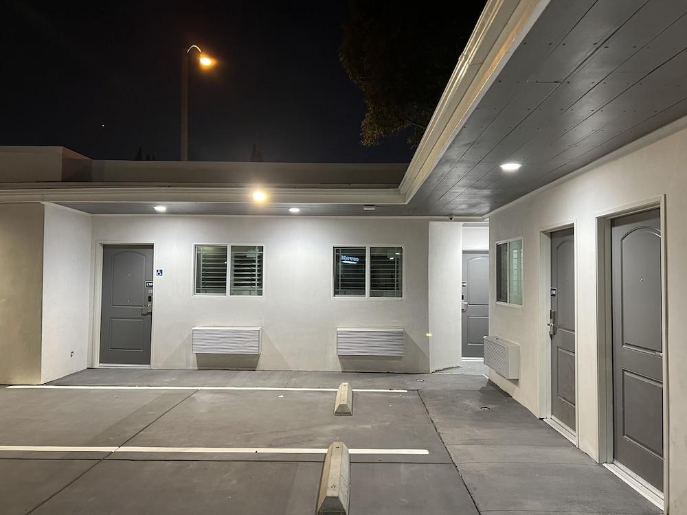 ERTH INN by AGA Bell Gardens photo 19