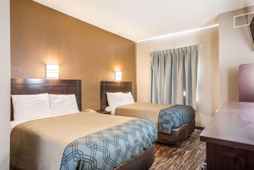 Econo Lodge Morristown West photo 11