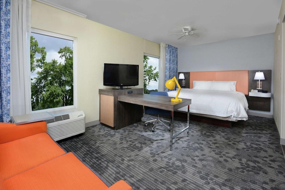 Hampton Inn & Suites Clinton - I-26 photo 10