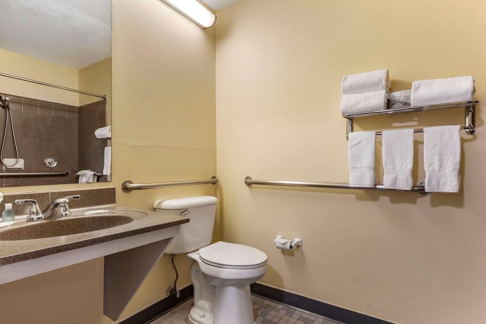 Suburban Studios Albuquerque Uptown photo 26