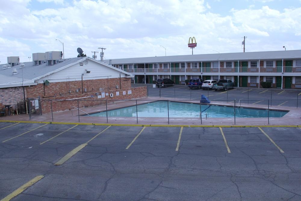 SuperLodge Motel photo 57