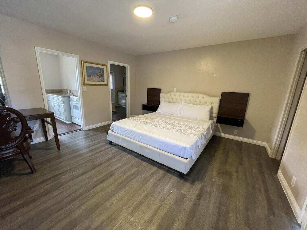 Elsinore Hot Springs & Lodge photo 13