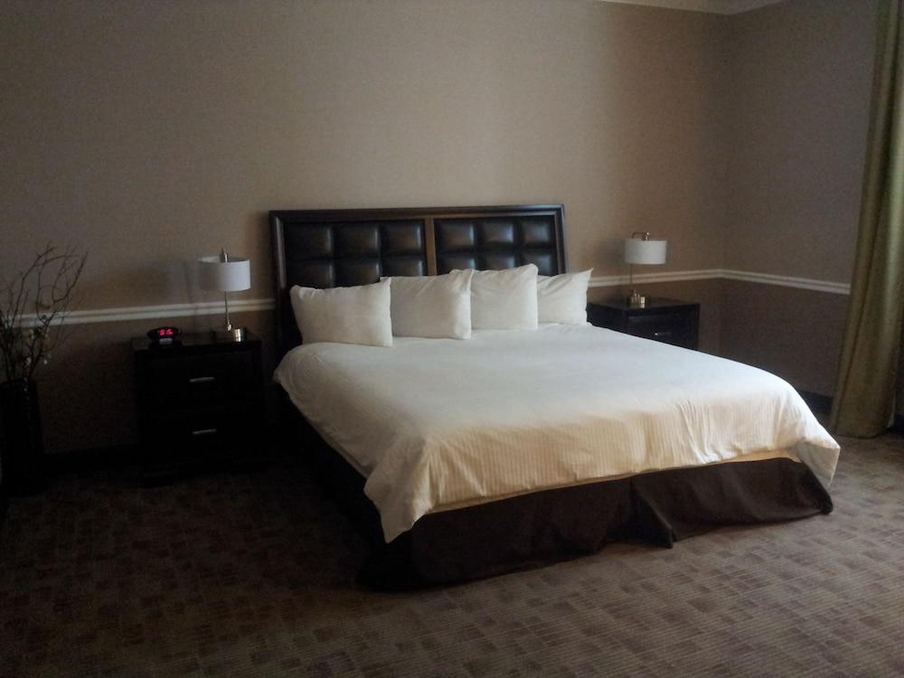 Belvedere Inn photo 19
