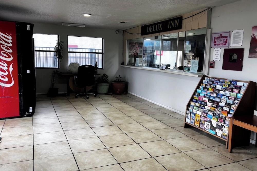 Deluxe Inn Motel By Oyo Grand Prairie Interstate 30 photo 3