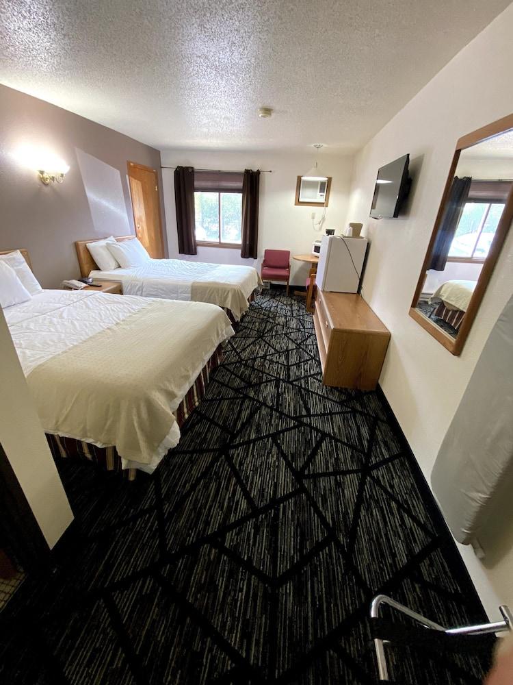 Woodlands Inn & Suites photo 41