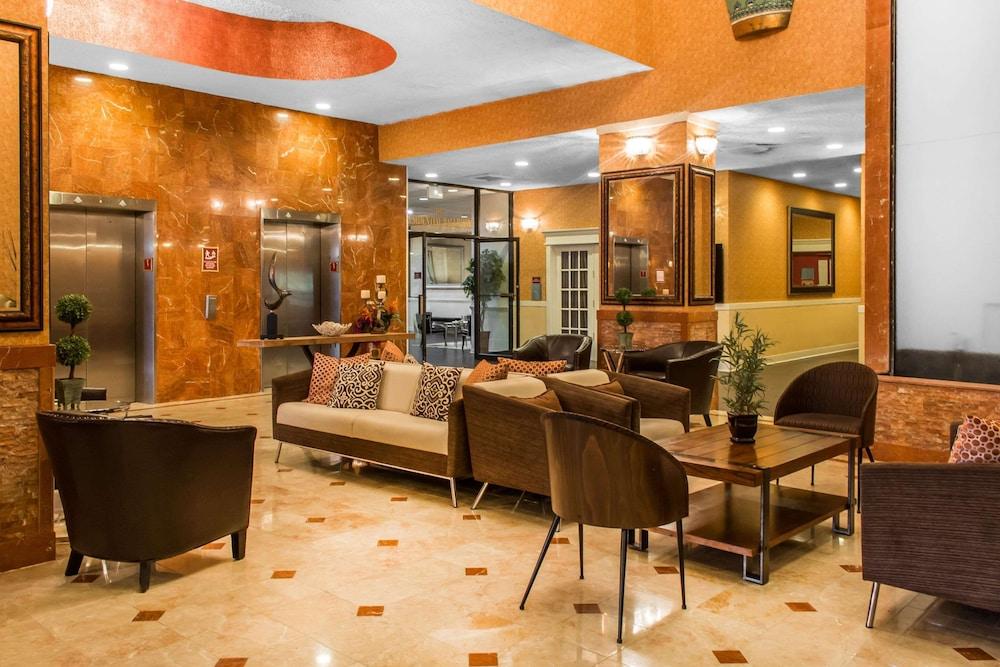 Clarion Hotel Philadelphia International Airport photo 4