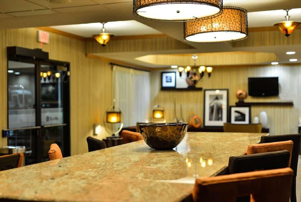 Hampton Inn Sturgis-Lagrange Area photo 6
