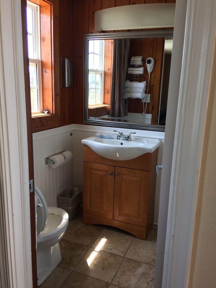 Seahorse Inn and Cottages photo 10
