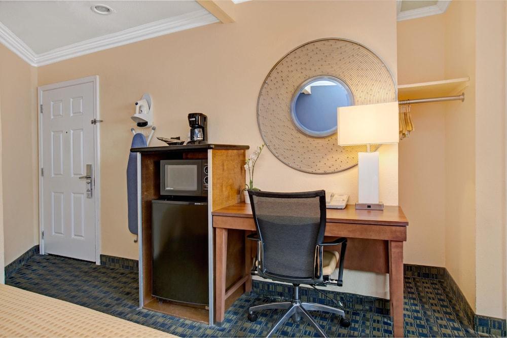 Days Inn by Wyndham San Francisco - Lombard photo 8