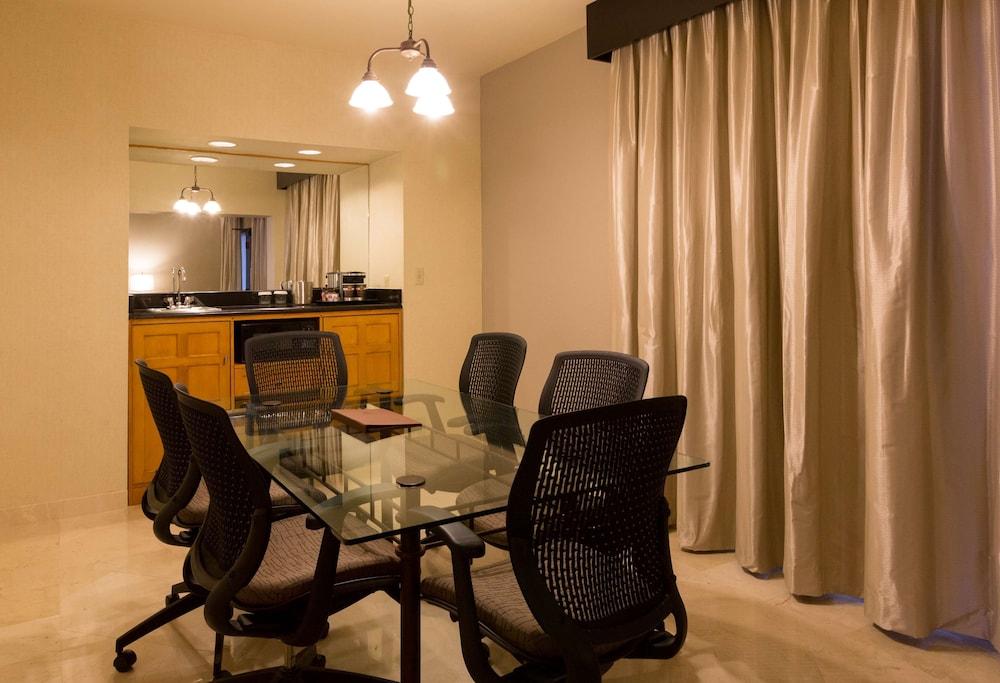 DoubleTree Suites by Hilton Hotel McAllen photo 43