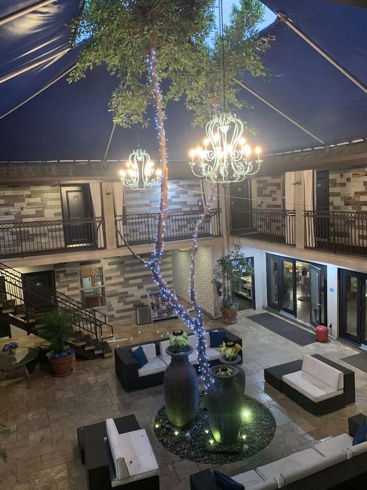 L.A. Sky Boutique Hotel photo 25