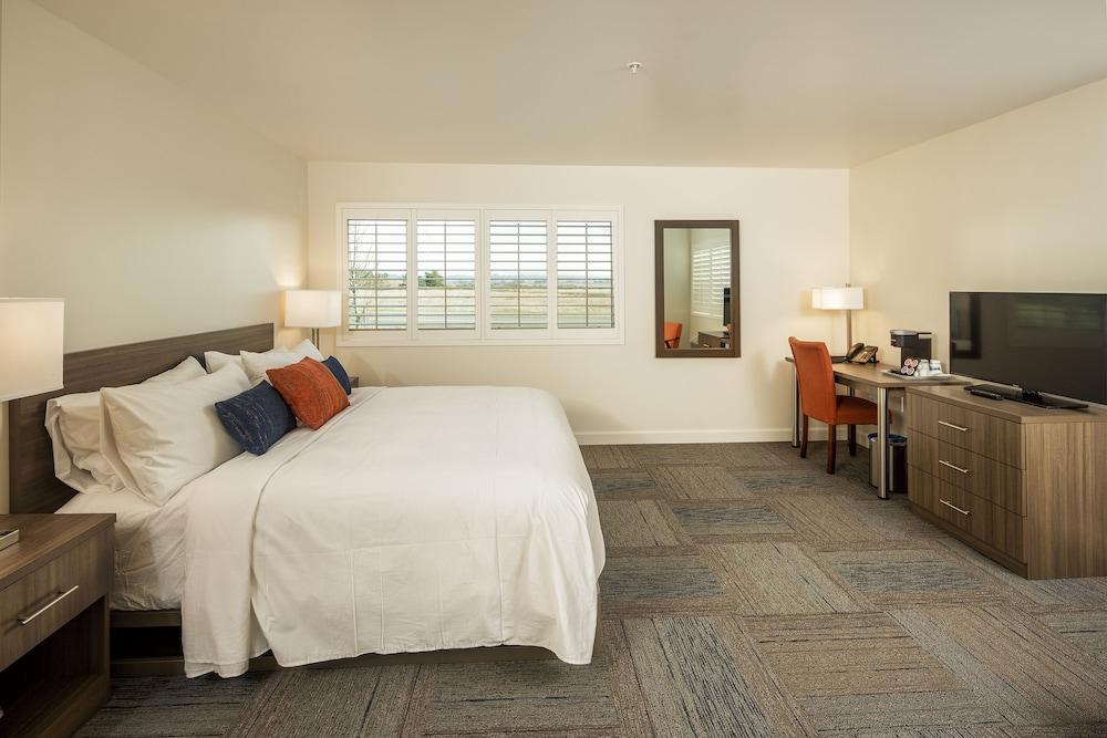 Inn At Moss Landing Point photo 46