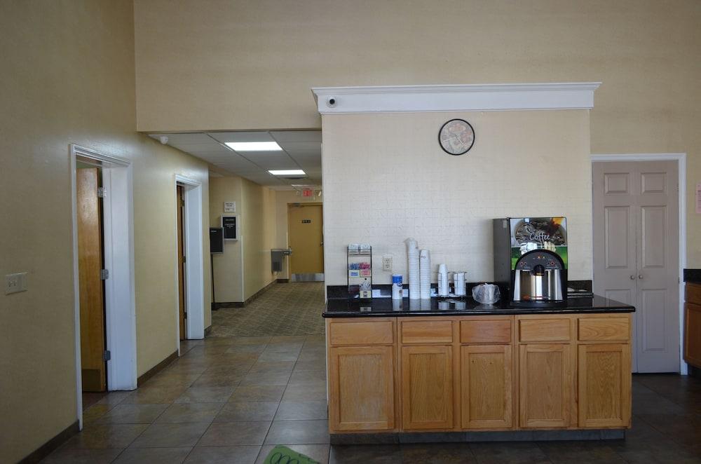 Studio Suites Extended Stay Chattanooga TN photo 23