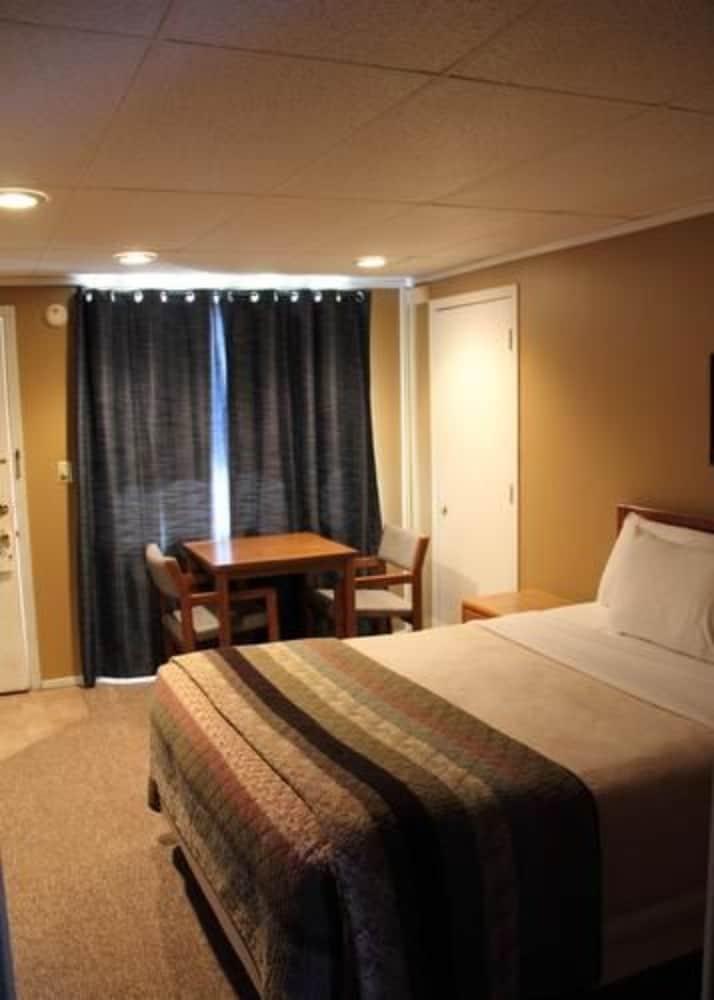 Lakeshor Motor Inn photo 37