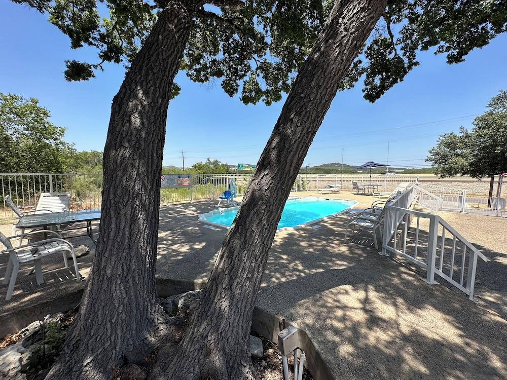 Home Suites Hill Country photo 32